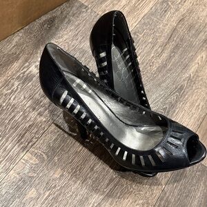 Jessica Simpson Black Peep-Toe Heels